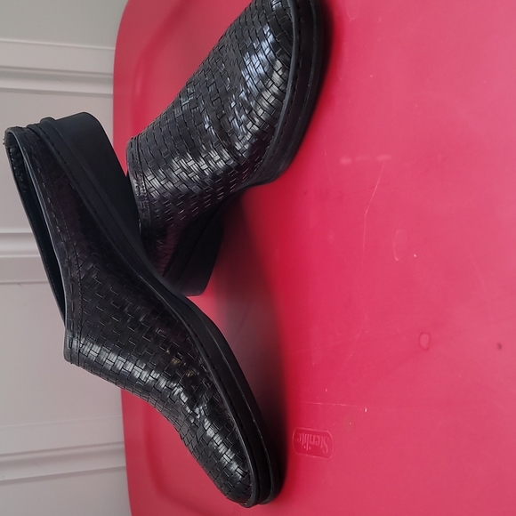 Trotters basket weave slides - Picture 3 of 5